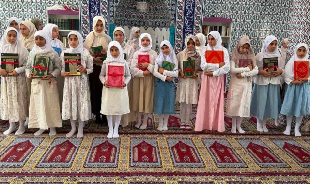 Taşlıçay'da Kur'an kursu öğrencileri mezuniyet sevinci yaşadı
