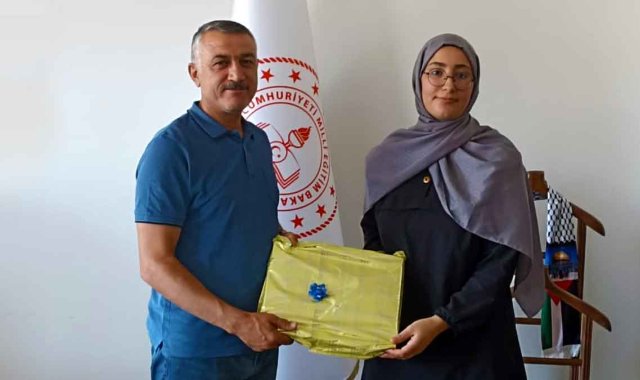 Türkiye 883'üncüsü Patnos'tan Çıktı: Rojda Oğul YKS Sözelde İlçe Birincisi
