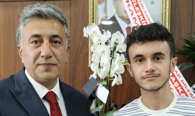 Ağrılı Öğrenci Semih Süheyb Han, Kur'an-ı Kerim'i güzel okumada Türkiye ikincisi oldu