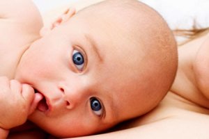 Bebeği Emzirirken Nasıl Tutmalı