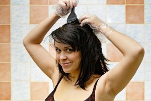 Saç Boyası Lekeleri Nasıl Çıkar?