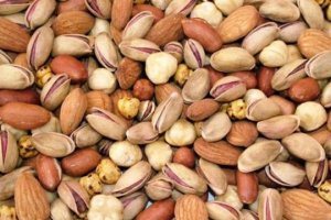 Fındık ve fıstık yiyen insanlar daha uzun yaşıyor