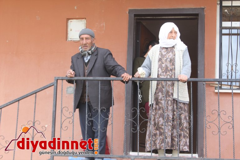 Anne babasına 30 yıldır çocukları gibi bakıyor6