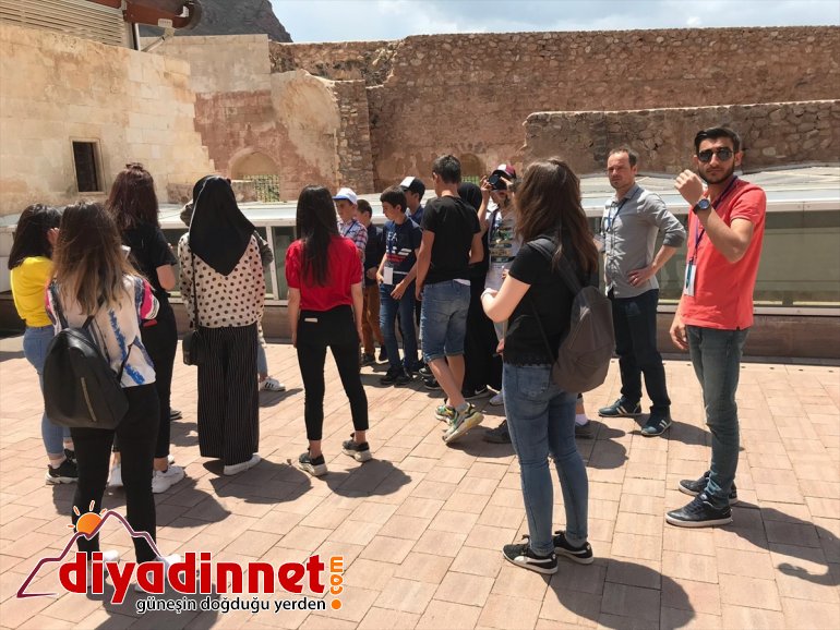 Ecdat yadigarı eserler Bayburtlu öğrencileri ağırladı4