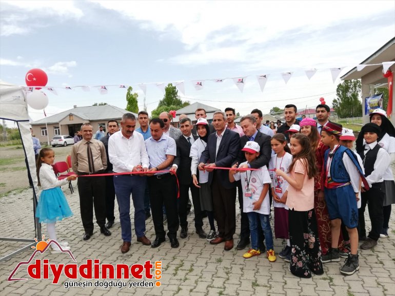 Eleşkirt'te TÜBİTAK Bilim Fuarı açıldı