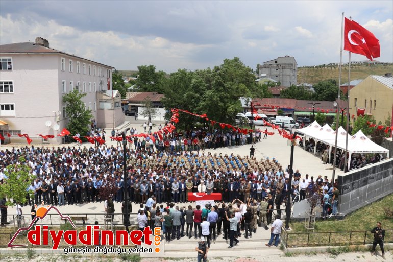 Şehit astsubay Tunç son yolculuğuna uğurlandı (1) - AĞRI6