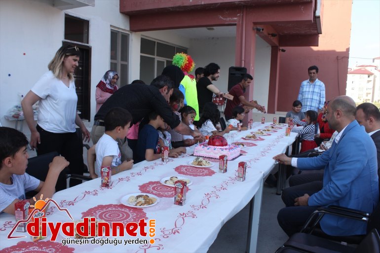 ”Sevgi Evlerindeki çocukları kalpleri ile mutlu ettiler4