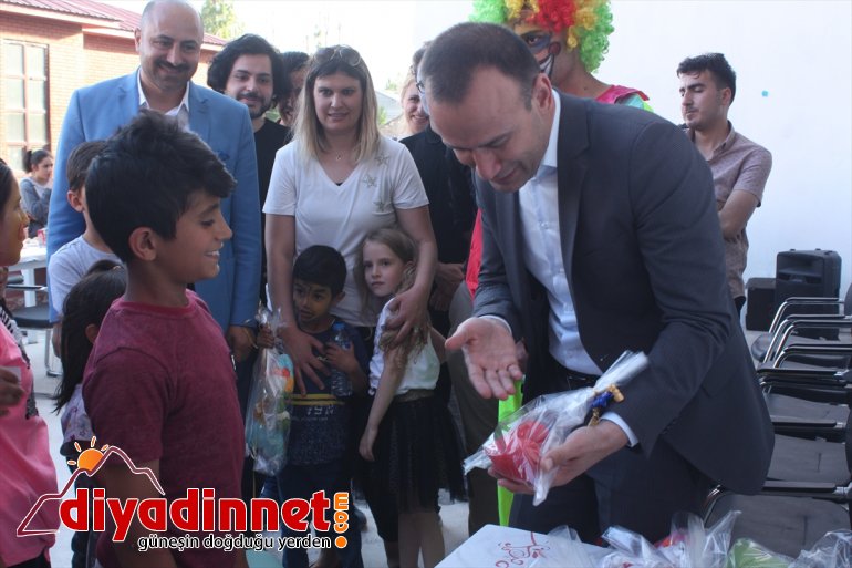 ”Sevgi Evlerindeki çocukları kalpleri ile mutlu ettiler6