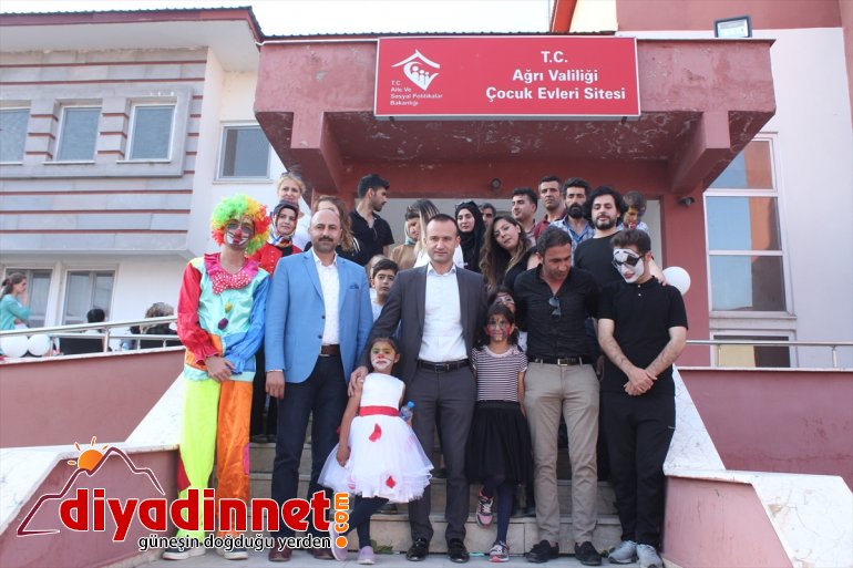 ”Sevgi Evlerindeki çocukları kalpleri ile mutlu ettiler8