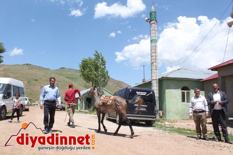 Varilli minare ilgi çekiyor3