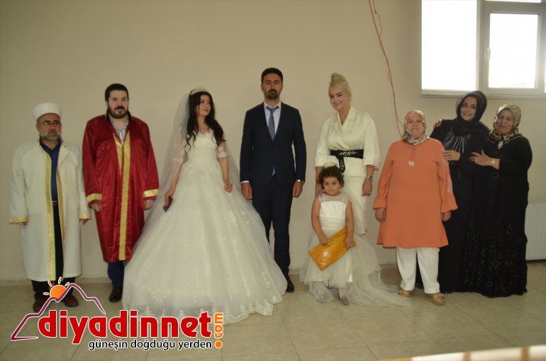 Evlenecek çiftlere dini ve resmi nikah kolaylığı - AĞRI1
