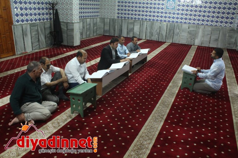 Görmeyen gözleri Kur'an öğrenme aşklarına engel olmadı