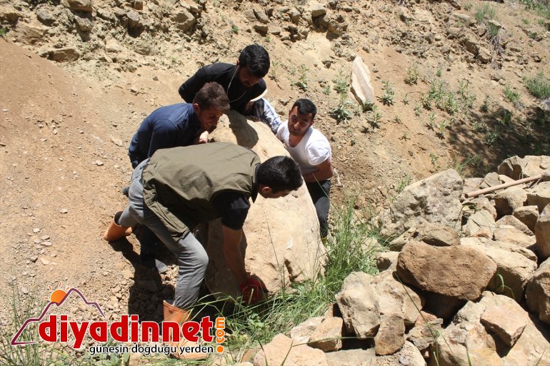 Hayvanları için her yıl 169 yıllık su kanalını temizliyorlar - AĞRI7