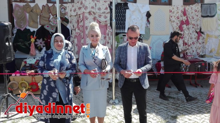 Okuma yazma öğrenen kadınlar sertifikalarını aldı 2