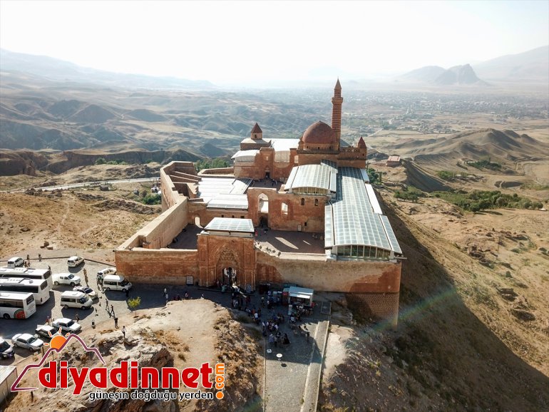 235 yıldır tarihe ışık tutan saray: İshakpaşa