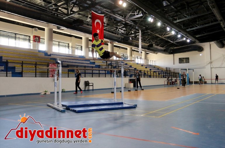 AİÇÜ'de sınavlar canlı yayında