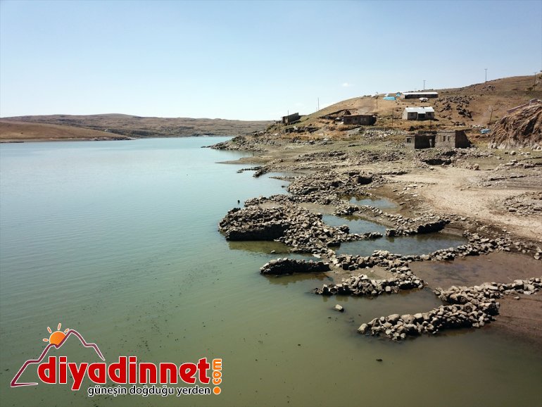 Baraj suları çekilince eski köy yeniden göründü4