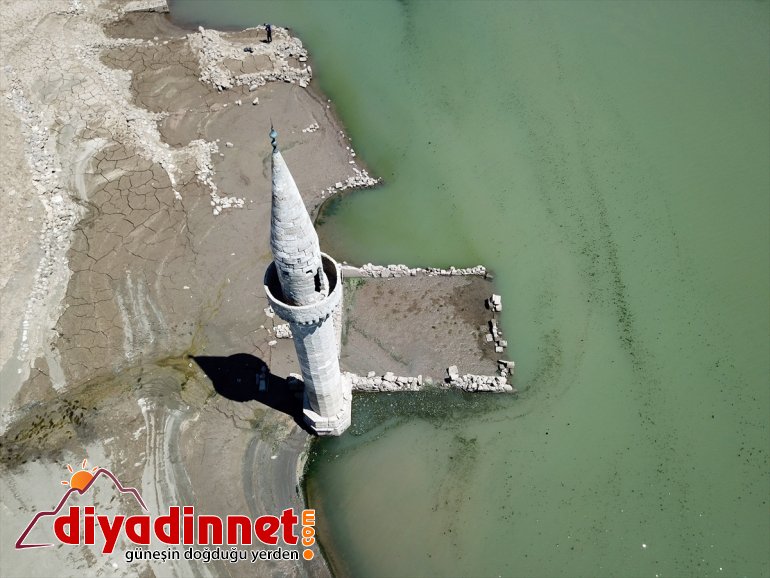 Baraj suları çekilince eski köy yeniden göründü9