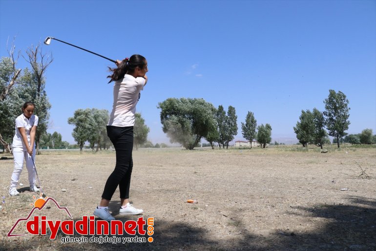Çatıda golf oynayıp Türkiye Şampiyonası
