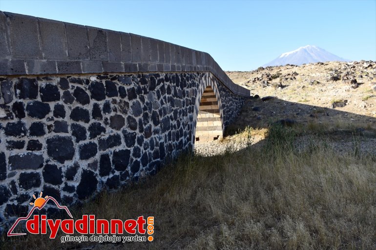 Tarihi Alaca Köprü yıllara meydan okuyor - AĞRI 7