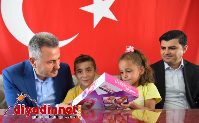 Vali Elban'dan şehit ailesine ziyaret