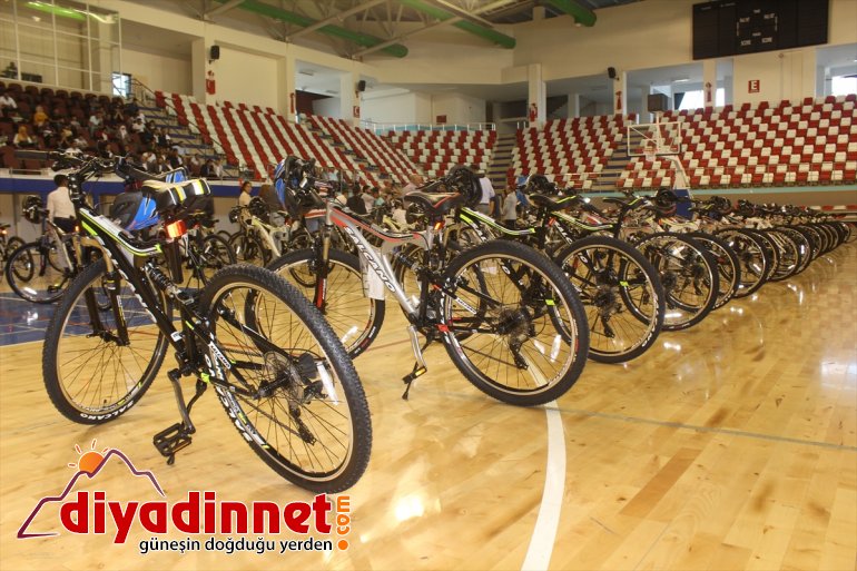 Yetim ve öksüz çocuklara bayramlık bisiklet 4