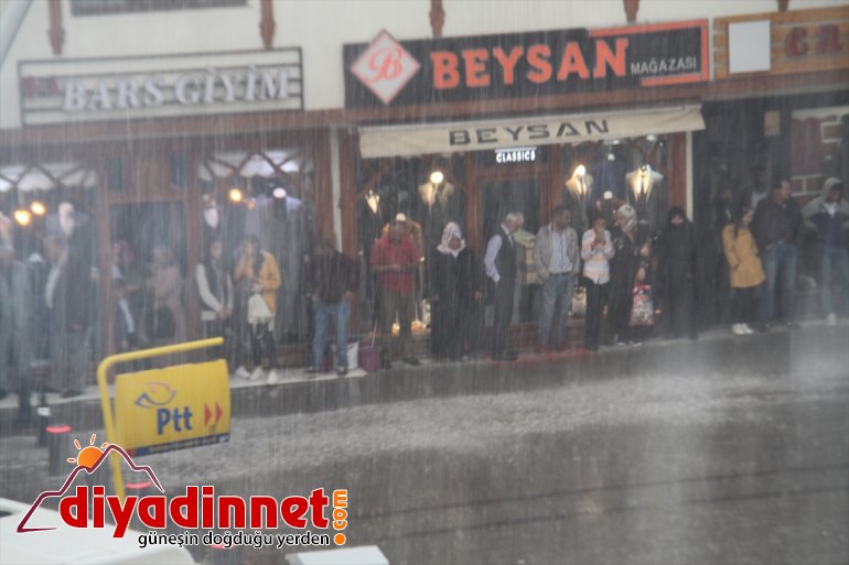 Ağrı'da sağanak etkili oldu