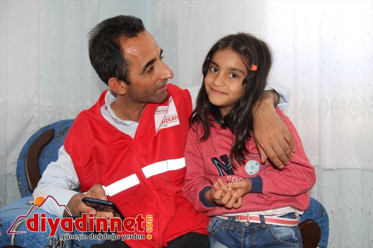 Bombaların sessizliğe mahkum ettiği Afgan çocuğa işitme cihazı desteği - AĞRI2