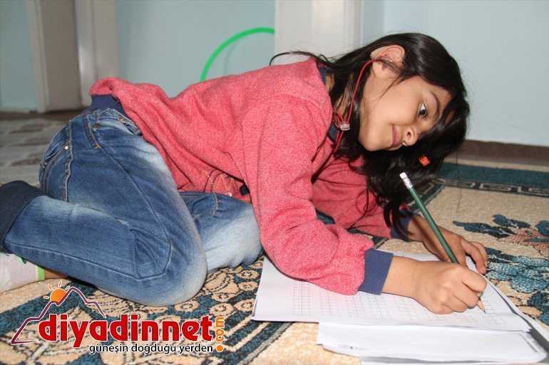 Bombaların sessizliğe mahkum ettiği Afgan çocuğa işitme cihazı desteği - AĞRI6