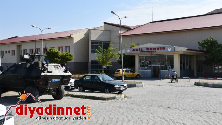 Düzensiz göçmenleri taşıyan minibüs devrildi: 2 ölü, 30 yaralı4