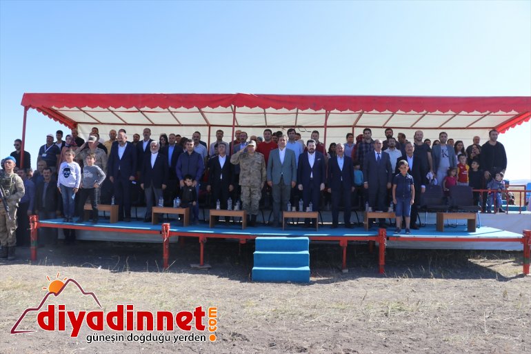 Safkan Arap atlarının katıldığı yarışlar nefes kesti1