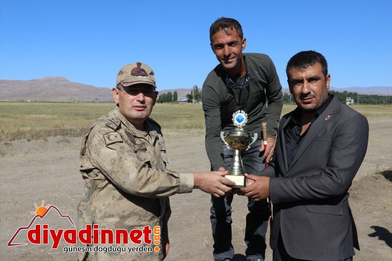 Safkan Arap atlarının katıldığı yarışlar nefes kesti4