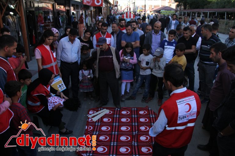 Türk Kızılay gönüllülerinden vatandaşlara eğitim7