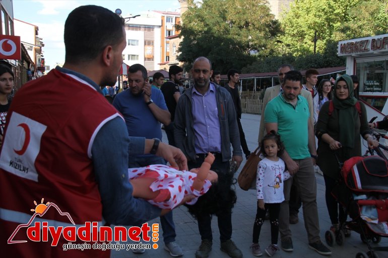 Türk Kızılay gönüllülerinden vatandaşlara eğitim8