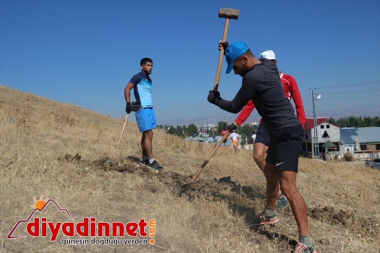 Yarışlara otomobil lastiği, kazma ve balyozla hazırlanıyorlar - AĞRI 8