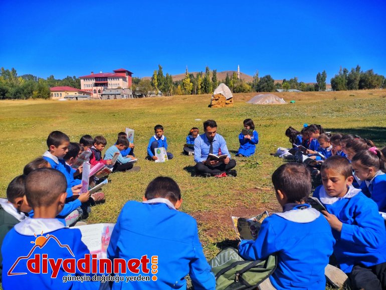 Ağrı da Öğrenciler Kitap Okuyor3