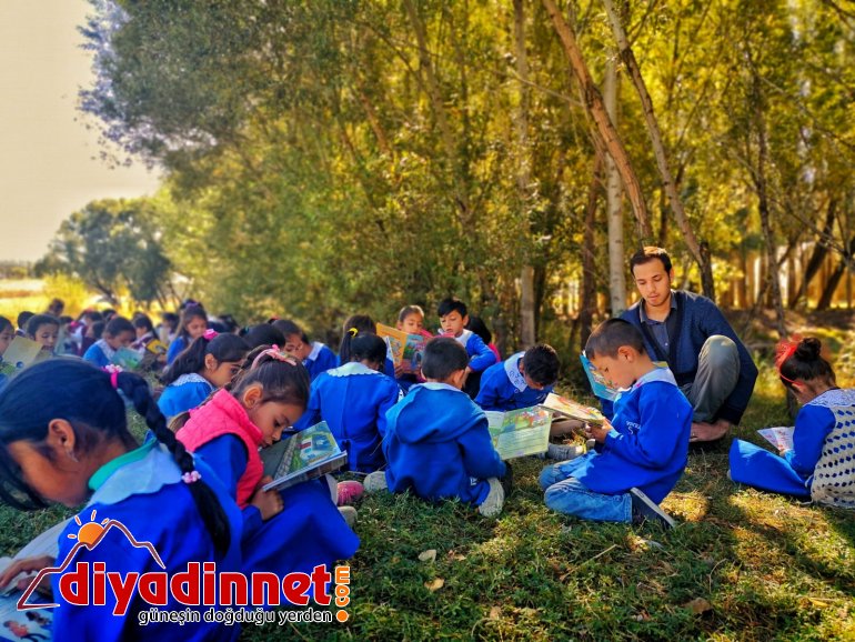 Ağrı da Öğrenciler Kitap Okuyor5