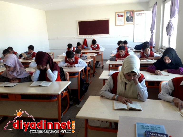 Ağrı da Öğrenciler Kitap Okuyor7