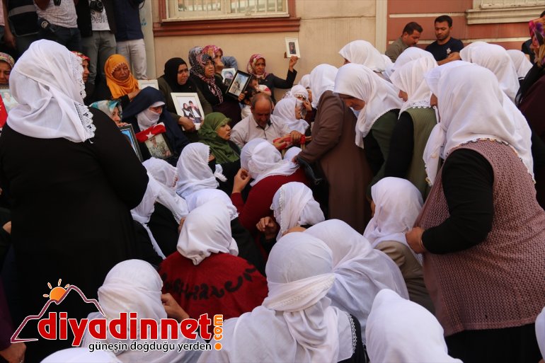 Ağrılı annelerden Diyarbakır annelerine destek ziyareti11