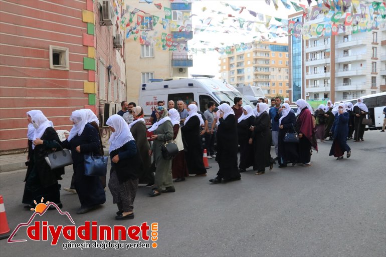 Ağrılı annelerden Diyarbakır annelerine destek ziyareti3