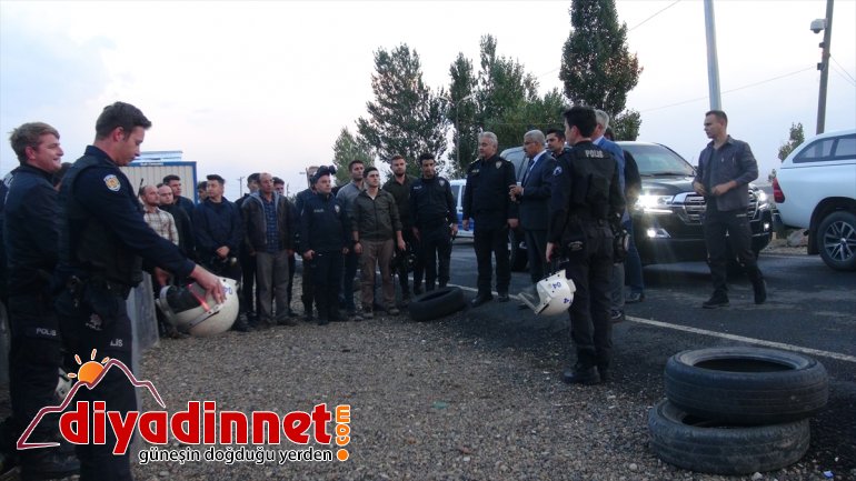 Çevik kuvvet polislerinin eğitim tatbikatı gerçeği aratmadı2