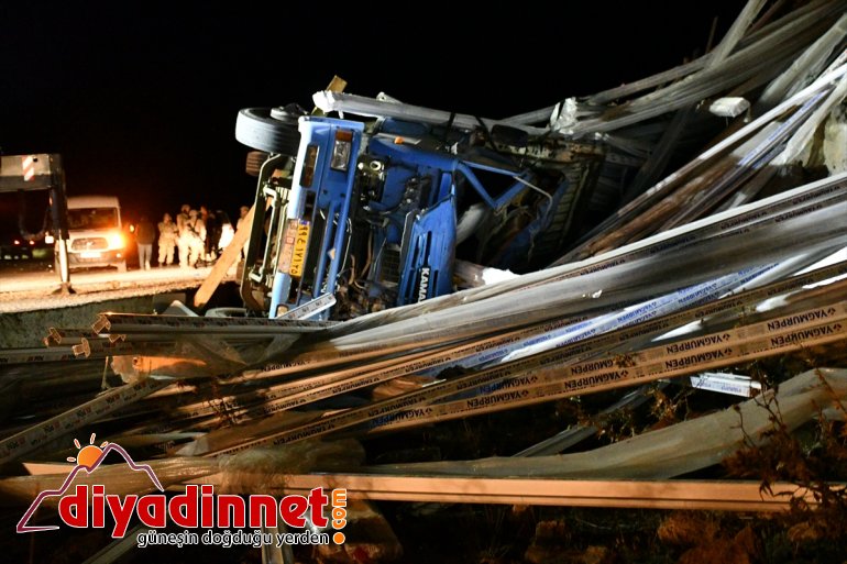 doğubayazıt tır devrildi4