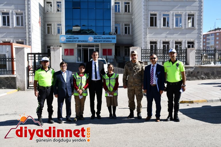 Doğubayazıt'ta 'Yaya Güvenliğinin Nöbetçisiyiz' kampanyası