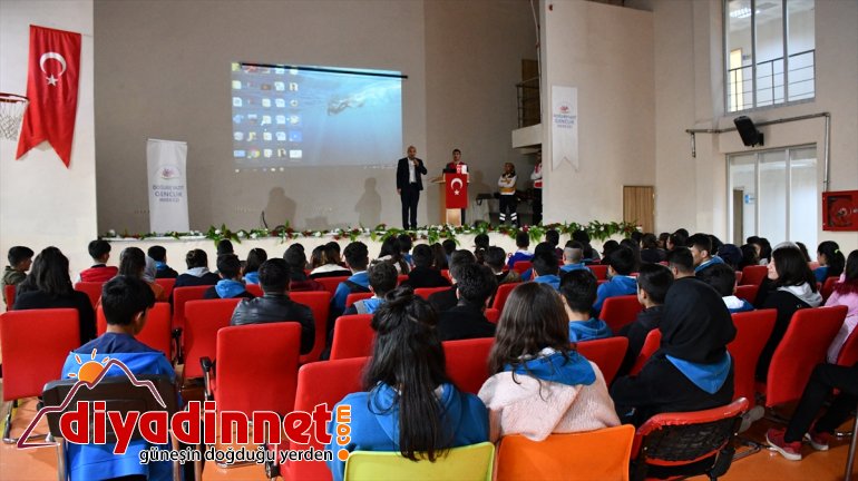Doğubayazıt'ta 'Kızılay ve Kızılaycılık' semineri