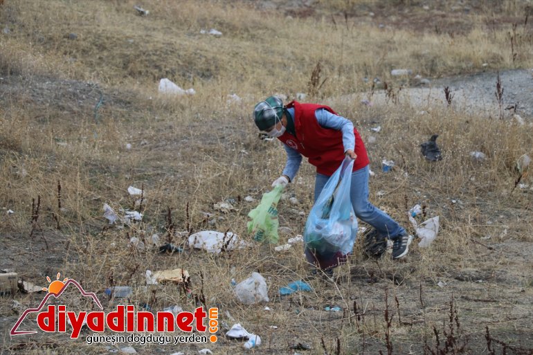 Gönüllüler farkındalık için temizlik yaptı - AĞRI3