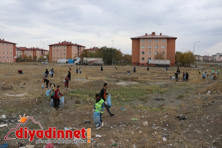 Gönüllüler farkındalık için temizlik yaptı - AĞRI5