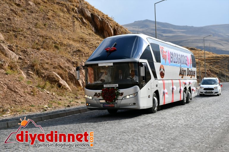 Kiraladığı yolcu otobüsü gelin arabası oldu - AĞRI2