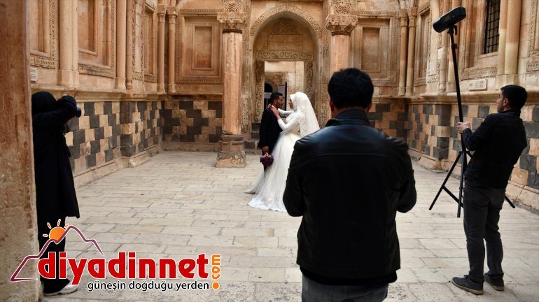 Kiraladığı yolcu otobüsü gelin arabası oldu - AĞRI7