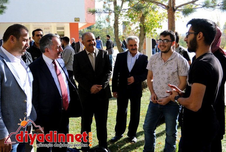 Rektör Karabulut öğrencilerle buluştu4