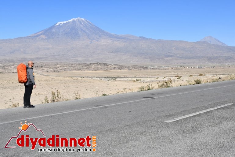 Yürüyerek olimpiyat izlemeye gidiyor - AĞRI12